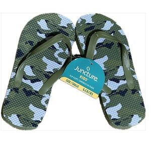 Juncture Kids Green Camouflage Flip Flops size Large (2/3)